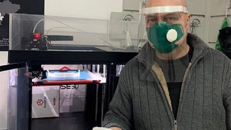 Galaţi: Echipamente de protecţie împotriva Covid 19, realizate prin imprimante 3D